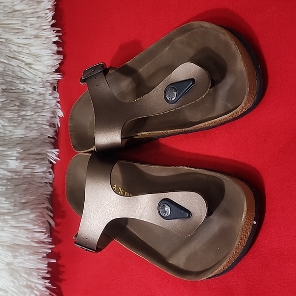 Birkenstock Women's Gizeh Footbed Metallic Brown Sandals - Picture 1 of 8